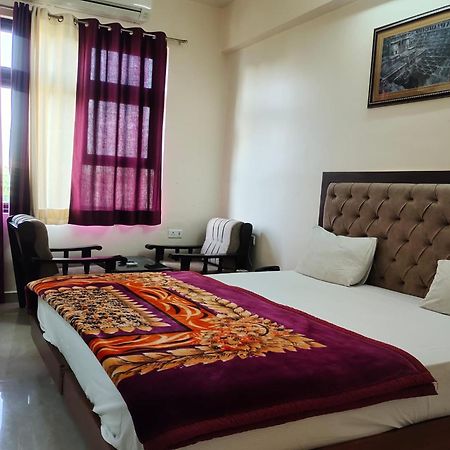 Hotel Amrapali Jaipur Buitenkant foto